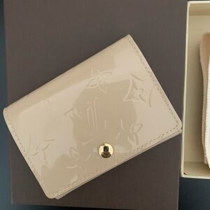 2015 Louis Vuitton Women’s Monogram Card Case. SKU: LOU1043838.